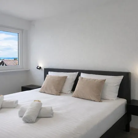 Appartement Ii Bergblick & Family Lounge Ii - Messe - Ideal Fuer Business & Urlaub - Keine Monteure Friedrichshafen